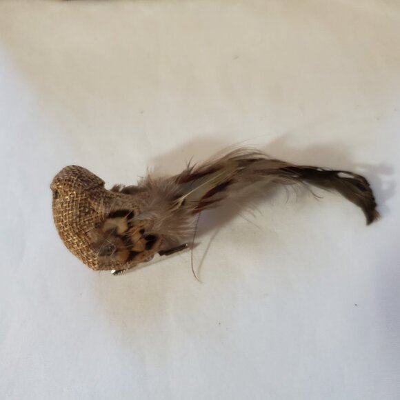 Rustic 5” Burlap Birds with Natural Feathers Clip Ornaments – Set of (3) - Picture 6 of 9